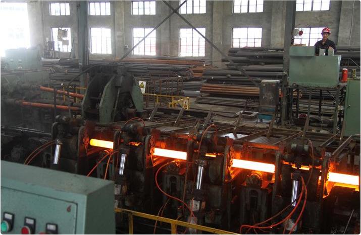 上海无缝钢管厂家生产车间