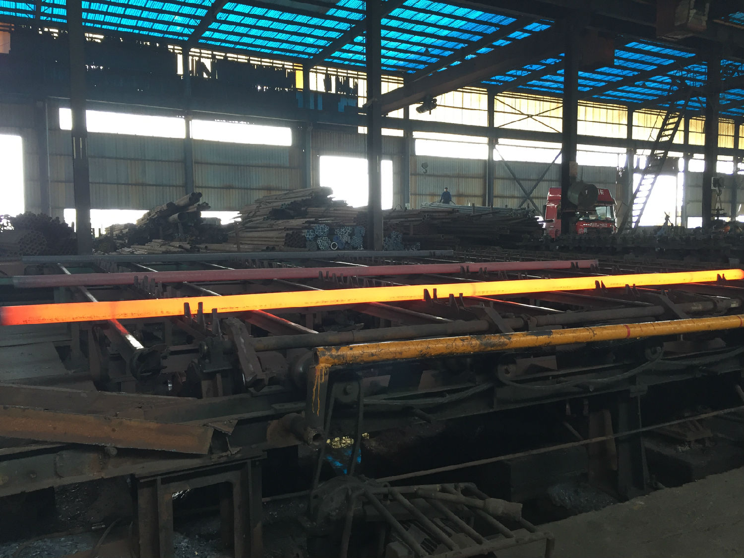 上海无缝钢管厂家生产线